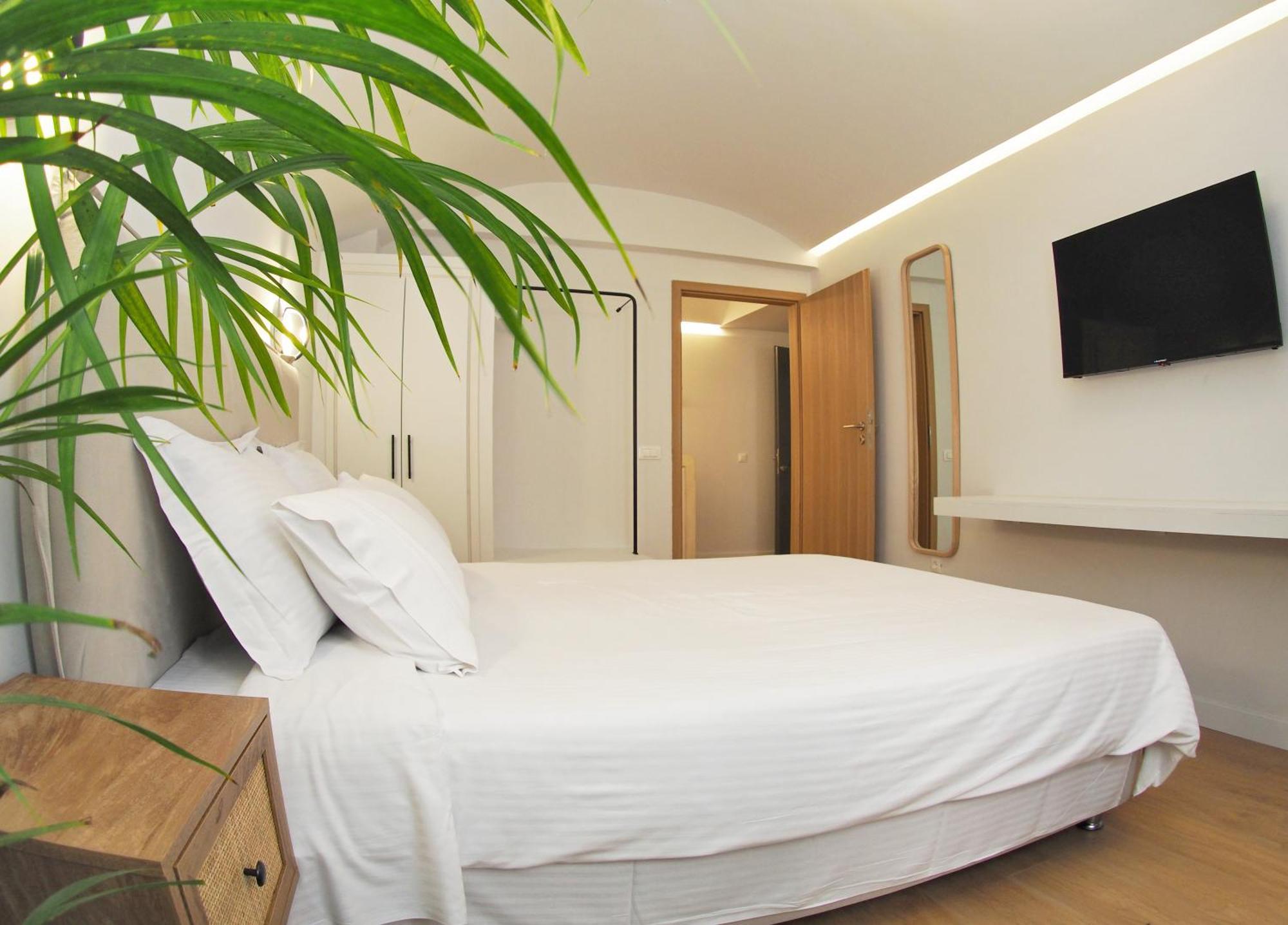 Times Elegant Rooms Ermoupoli Buitenkant foto